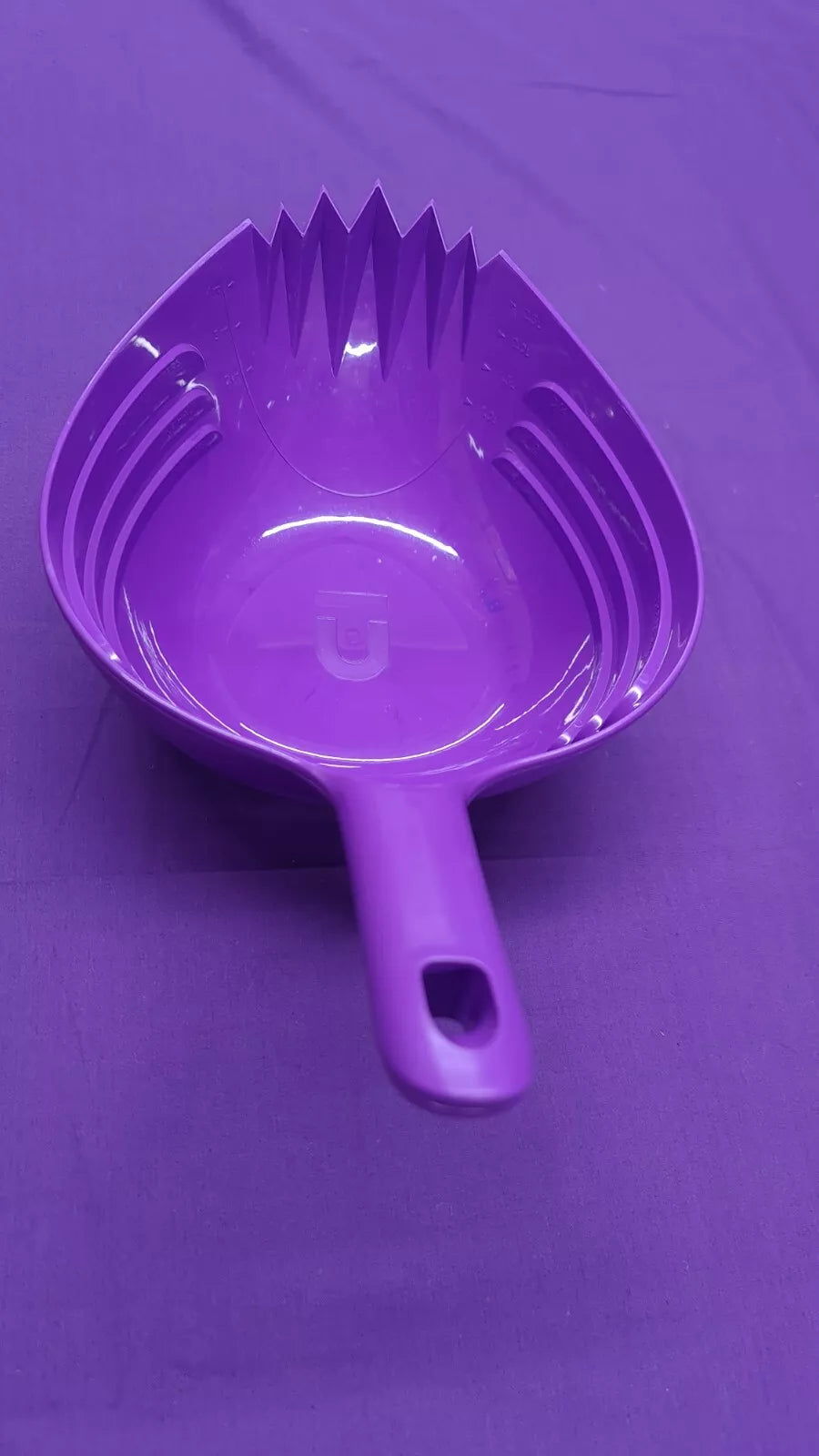 Horse Feed Scoop Shark SKUP Purple